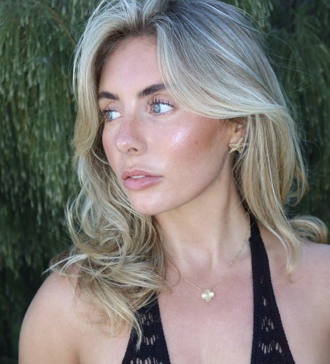 Sebuah petisi di Change.org muncul bahkan menyerukan untuk memboikot Bonnie. Dalam petisi tersebut dijelaskan agar visa Bonnie ke Australia dicabut menjelang rencananya untuk melakukan tur di negara tersebut. Bagaimana dia berkontribusi ke masyarakat kita dengan memangsa remaja dan bangga membicarakannya? demikian pernyataan di petisi yang kini telah mengumpulkan hampir 20.000 tanda tangan. Foto: dok. Instagram @bonnie_blue_xox