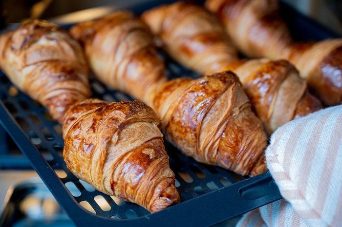 Suami Istri Ini Berdebat Hebat gegara Croissant, Ini Ceritanya!