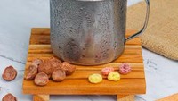 Tidak hanya es cokelatnya yang dikreasikan, Es Cokelat Panjang Umur di Tangerang juga punya pilihan roti pelengkap yang variatif. Lokasinya berada di Jalan Tiga Raksa Blok AE 11, Tangerang. Foto: Istimewa