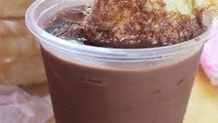 Merogoh kocek mulai dari Rp 10.000an sudah bisa memesan es cokelat segar di Es Cokelat Juragan Cokelat. Gerainya berada di Jalan Poris Indah Blok A, Cipondoh, Tangerang. Foto: Istimewa