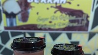 Menjadi andalan warga sekitar, Es Cokelat Berkah di Pabuaran, Bogor tawarkan cokelat segar yang murah meriah. Untuk ukuran gelas kecilnya bisa dipesan dengan harga Rp 5.000an saja. Foto: Istimewa