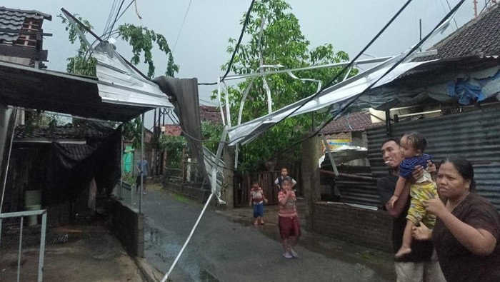 hujan angin di kediri