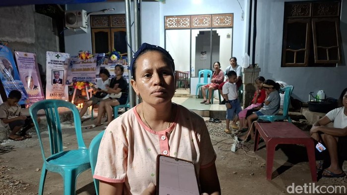Istri Lazarus Bell, Esfiana Ngy, saat ditemui di kediamannya di Kelurahan TDM II, Kecamatan Oebobo, Kota Kupang, NTT, Senin (11/11/2024). (Foto: Yufengki Bria/detikBali)