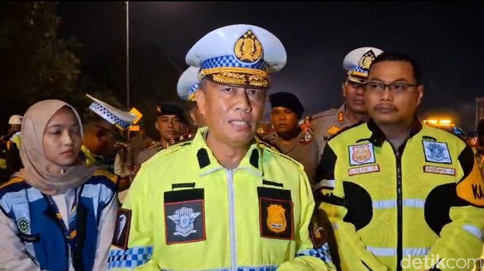 Kakorlantas Polri Irjen Aan Suhanan di TKP Tabrakan Beruntun di Tol Cipularang