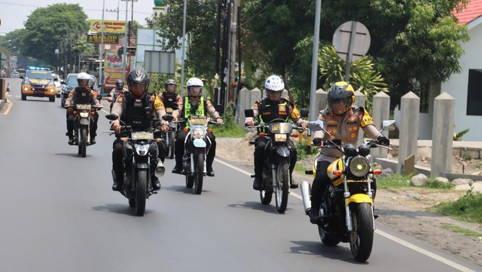 Kapolres Mojokerto Gelar Patroli Bermotor Sidak Gudang KPU