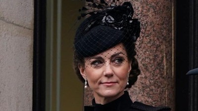 Gaya Kate Middleton Saat Peringatan Hari Pahlawan, Pakai Anting Ratu Elizabeth