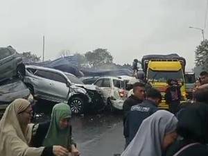 Tabrakan Beruntun di Tol Cipularang, Polisi: Ada Korban Terjepit