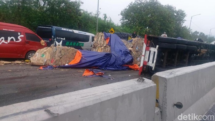 Kecelakaan di Tol Cipularang KM 92
