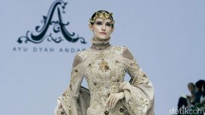 10 Koleksi Gaun Mewah Ayu Dyah Andari, Terinspirasi Gaya Hidup Prancis Abad 17