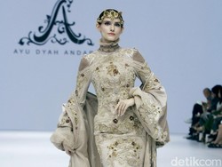10 Koleksi Gaun Mewah Ayu Dyah Andari, Terinspirasi Gaya Hidup Prancis Abad 17