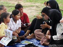 Komunitas Literasi Giatkan Budaya Membaca untuk Anak di Ruang Terbuka Hijau