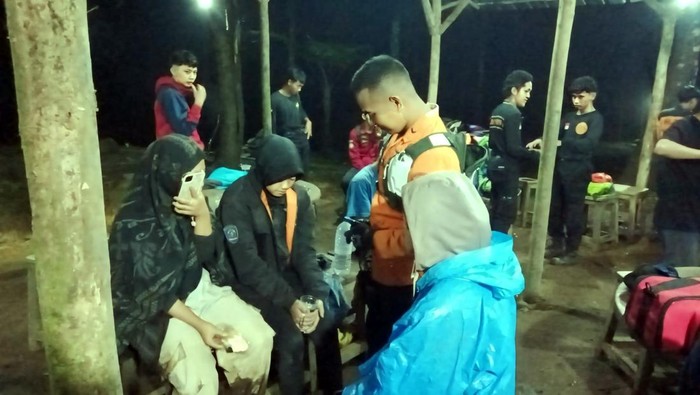 Lima pelajar yang dikabarkan tersesat ditemukan