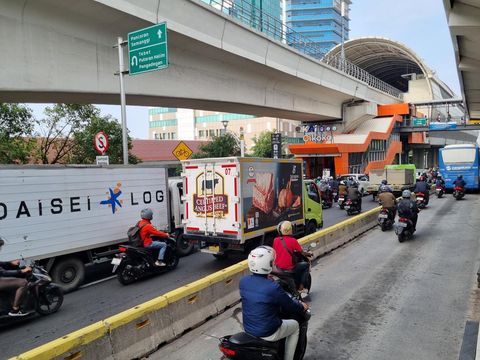 Macet di Jalan MT Haryono Arah Pancoran