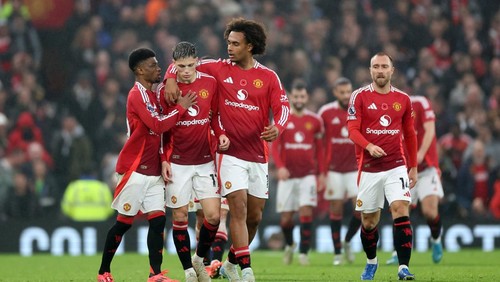 MANCHESTER, ENGLAND - NOVEMBER 10: Alejandro Garnacho of Manchester United celebrates with Amad Diallo of Manchester United and Joshua Zirkzee of Manchester United after scoring to make it 3-0 during the Premier League match between Manchester United and Leicester City at Old Trafford on November 10, 2024 in Manchester, United Kingdom. (Photo by Plumb Images/Leicester City FC via Getty Images)