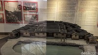 Pengunjung sangat antusias ketika memasuki museum Hakka Indonesia karena tidak hanya mengenal rumah-rumah adat tapi juga belajar memahami perjalanan orang-orang Tionghoa di Nusantara.