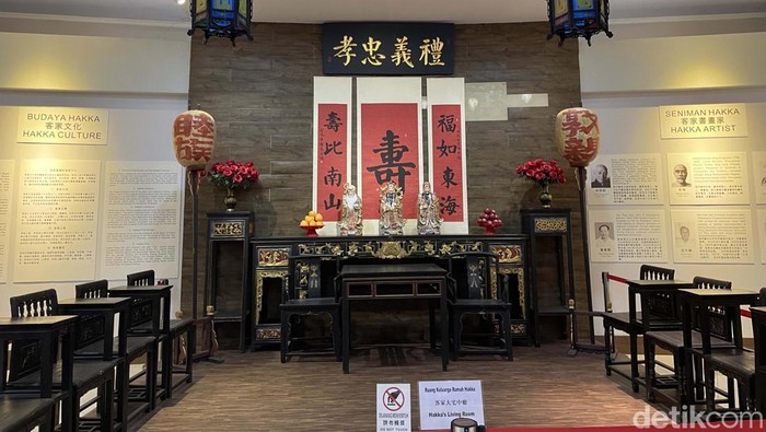 Mengenal Jejak Komunitas Tionghoa di Indonesia Lewat Museum Hakka Museum Hakka Indonesia, di Taman Mini Indonesia Indah, merupakan museum Tionghoa yang menyajikan berbagai cerita dan perjalanan komunitas Tionghoa di Nusantara. Yuk lihat.