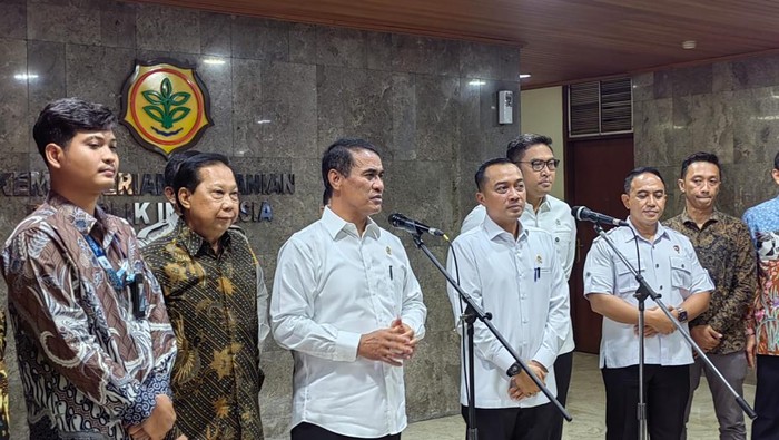 Mentan Pertemukan Peternak Pasuruan yang Viral Buang Susu dengan Industri, Ini Hasilnya.