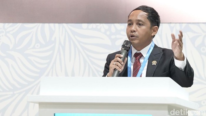 Menteri Kehutanan Raja Juli Antoni