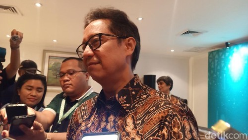 Menteri Kesehatan Indonesia Budi Gunadi Sadikin saat berada di acara Pertemuan Tingkat Tinggi Inovasi Tuberkolosis (TBC) yang berlokasi di Nusa Dua, Badung, Bali, Senin (11/10/2024). (Ni Made Lastri Karsiani Putri-detikBali)