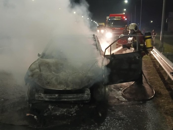 Kebakaran Mobil Listrik: Lebih dari Sekedar APAR Biasa