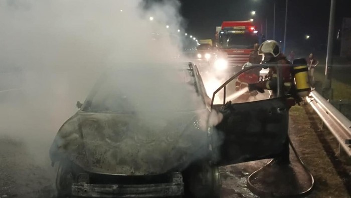 Mobil listrik Neta V terbakar di jalanan Malaysia