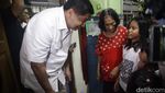 Momen Menteri PKP Maruar Kunjungi Rumah Nenek Hasna yang Viral
