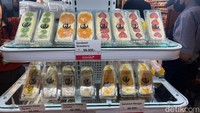 Jangan sampai melewatkan dessert yang menggiurkan ini. Kalau mau menikmati makanan manis dengan sentuhan rasa segar, bisa mencicipi fruit sando. Foto: Detikcom / Atiqa Rana