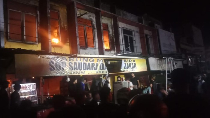 Kebakaran melanda warung sop saudara di Kabupaten Pangkep, Sulawesi Selatan (Sulsel).