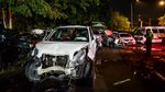 Mobil Korban Kecelakaan Beruntun di Tol Cipularang Dievakuasi