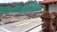 Direktur Jenderal Sumber Daya Air Kementerian PUPR, Bob Arthur Lombogia menambahkan, di samping memiliki fungsi sebagai penyedia air baku, dan reduksi banjir seluas 108 ha dengan efektivitas reduksi sebesar 3,2% atau 5,15 m3/detik pada banjir kala ulang 50th, Bendungan Sidan juga memiliki potensi energi listrik. 