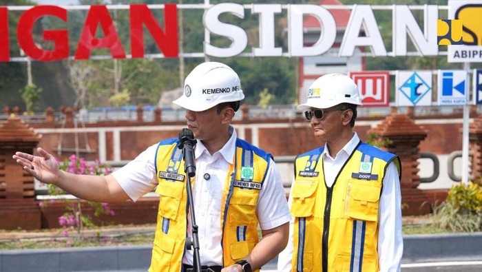 Penampakan Bendungan di Bali yang Dicek AHY AHY mengecek pembangunan Bendungan Sidan di Bali. Proyek bendungan ini telah mencapai 96,59% dan diharapkan selesai pada akhir November 2024.