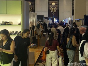 Antusias Trademark Market Bandung 2024, Rela Antre Demi Diskon Brand Lokal