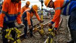 Jelang Nataru, KAI Perbaiki Jalur Kereta Api di Bandung