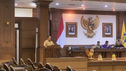 Pj Gubernur Bali Sang Made Mahendra Jaya saat menghadiri rapat paripurna DPRD Bali, Senin (11/11/2024). (Foto: Rizki Setyo/detikBali)