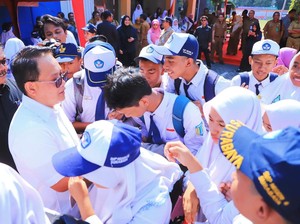 Pelajar Jatim Juara Umum OPSI 2024, Pj Gubernur: Kado di Hari Pahlawan