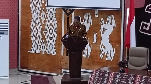 Pj Gubernur NTT, Andriko Noto Susanto, dalam rapat paripurna DPRD NTT, Senin (11/11/2024). (Simon Selly/detikBali)