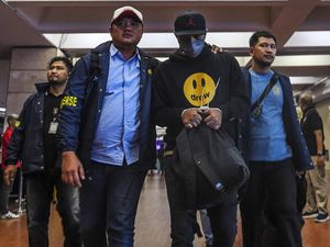 Polisi Gelandang Dua Tersangka Mafia Akses Judi Online Komdigi
