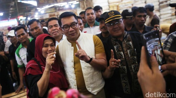 Potret RK Kunjungi Pasar Induk Kramat Jati