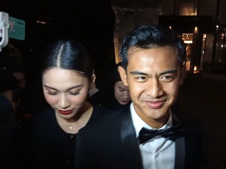 Pratama Arhan Gagah Pakai Jas, Momen Perdana dengan Azizah Salsha Lagi