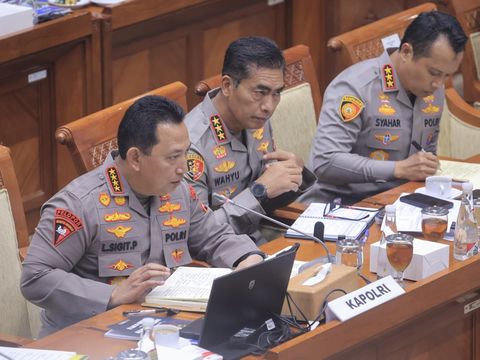 Rapat Kerja Komisi III DPR RI dengan Kapolri Jenderal Listyo Sigit Prabowo, Senin (11/11/2024(.