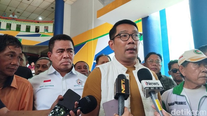 Ridwan Kamil usai di Pasar Induk Kramat Jati, Jakarta Timur, Senin (11/11/2024).