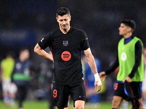 Dear Barcelona, Cari Pengganti Lewandowski Deh!
