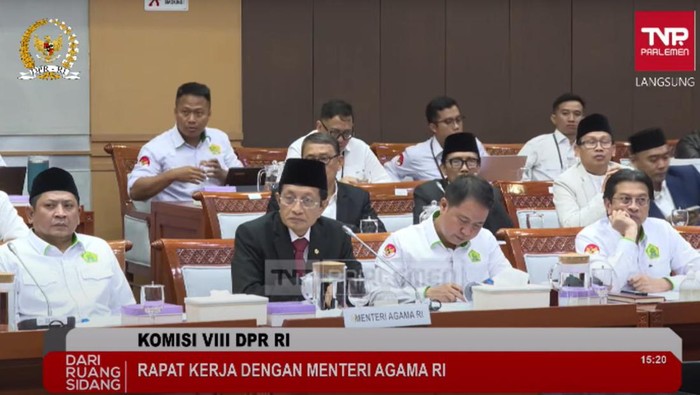 Sidang Komisi VIII DPR RI dengan Menag Nasaruddin Umar