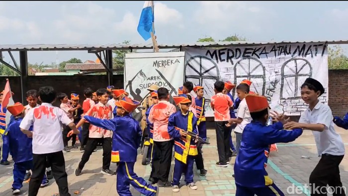 Siswa SD di Lamongan Gelar Drama Kolosal Perjuangan Kadet Soewoko