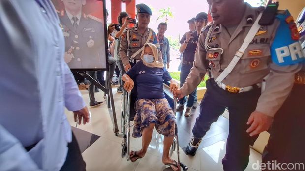 Tersangka penjual sembako kadaluwarsa di Bandung