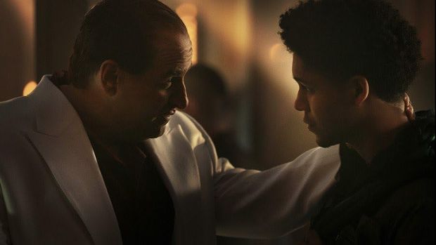 Cuplikan adegan dalam serial The Penguin.