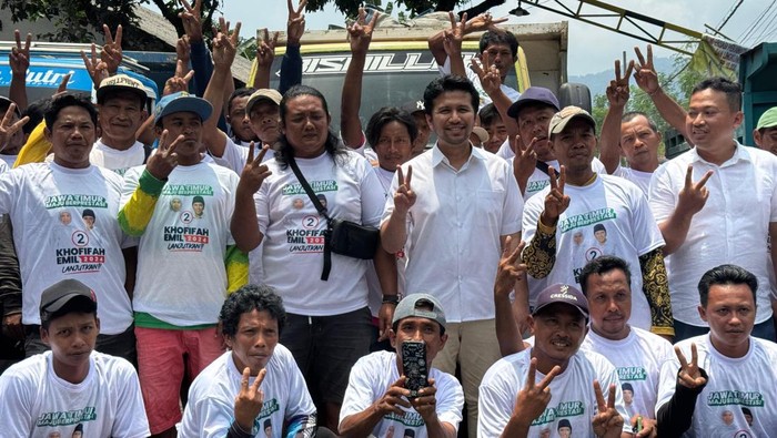 Wagub Jatim Emil Dardak bersama Paguyuban Sopir Truk di Lumajang