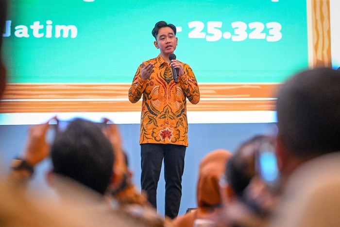 Wapres Gribran dalam Kegiatan Rapat Koordinasi Evaluasi Kebijakan Pendidikan Dasar dan Menengah di Jakarta pada Senin (11/11/2024).