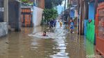 Foto Kepasrahan Warga CPI Kabupaten Bandung Terlanda Banjir