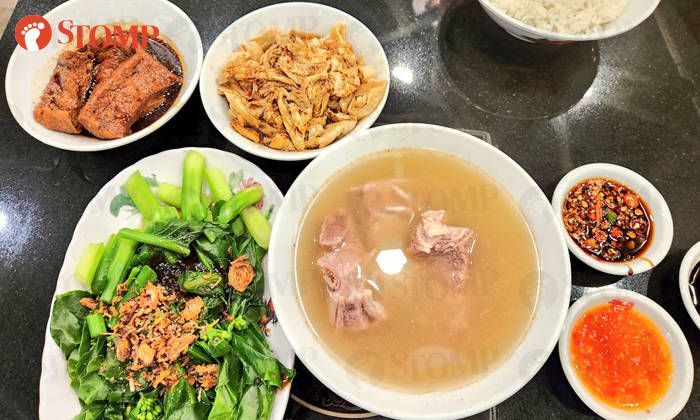 5 Orang Ini Ngeluh Makanan di Singapura Tak Enak dan Mahal